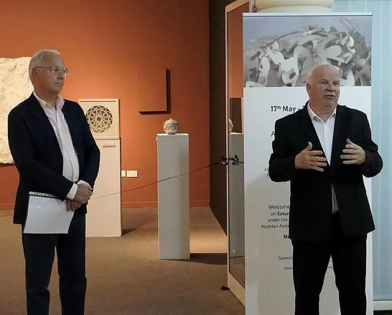 Visitors, artists and collectors at Matti Sirvio Art Galleria — photo 16